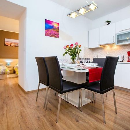 Apartments Dora Split Bagian luar foto