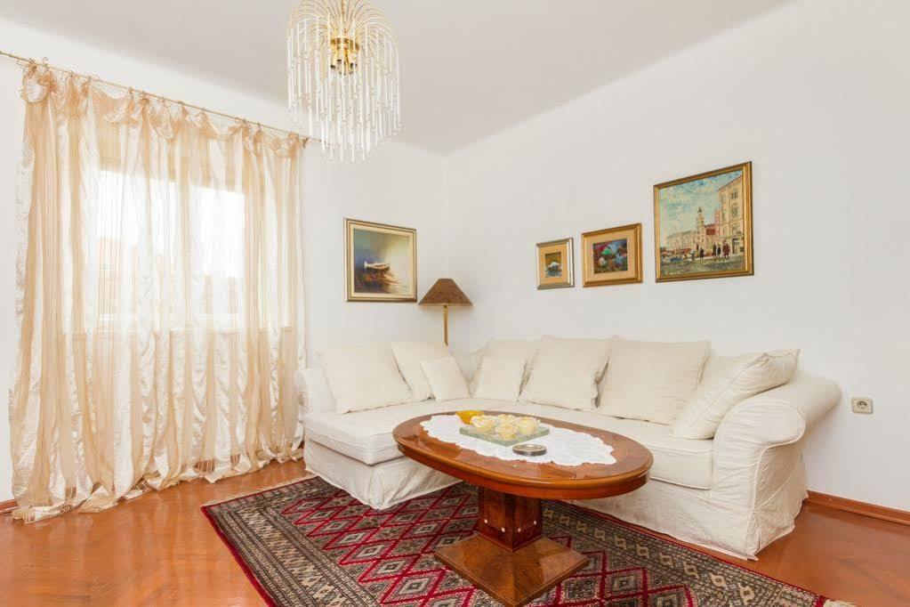 Apartments Dora Split Bagian luar foto