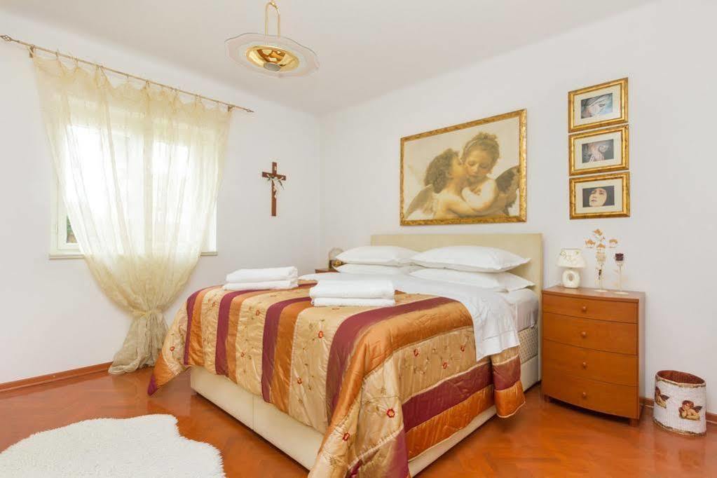 Apartments Dora Split Bagian luar foto