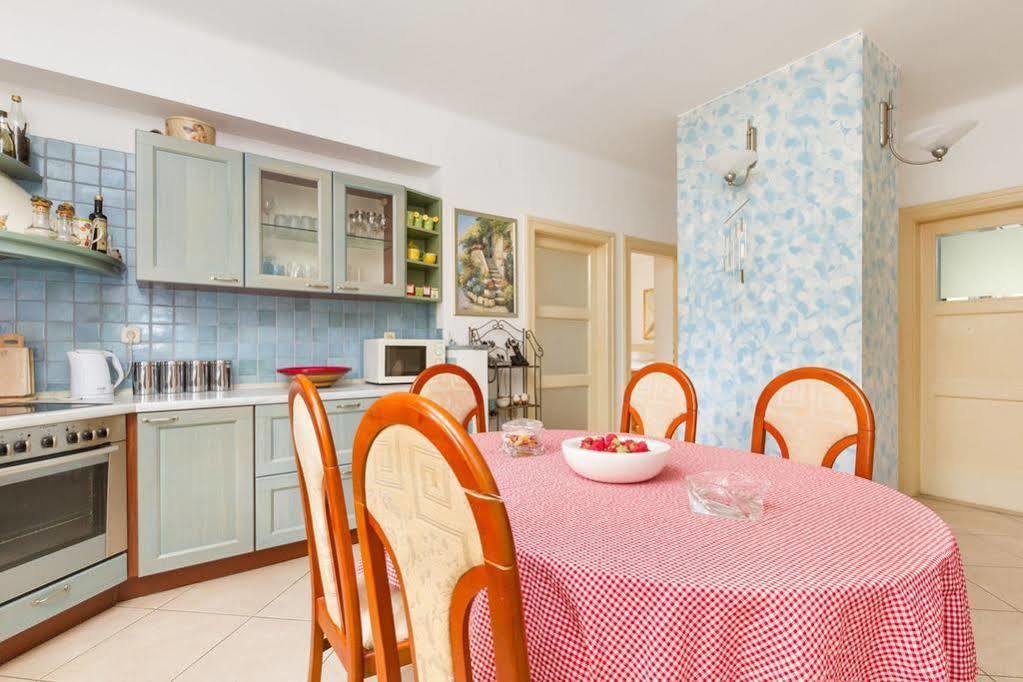 Apartments Dora Split Bagian luar foto