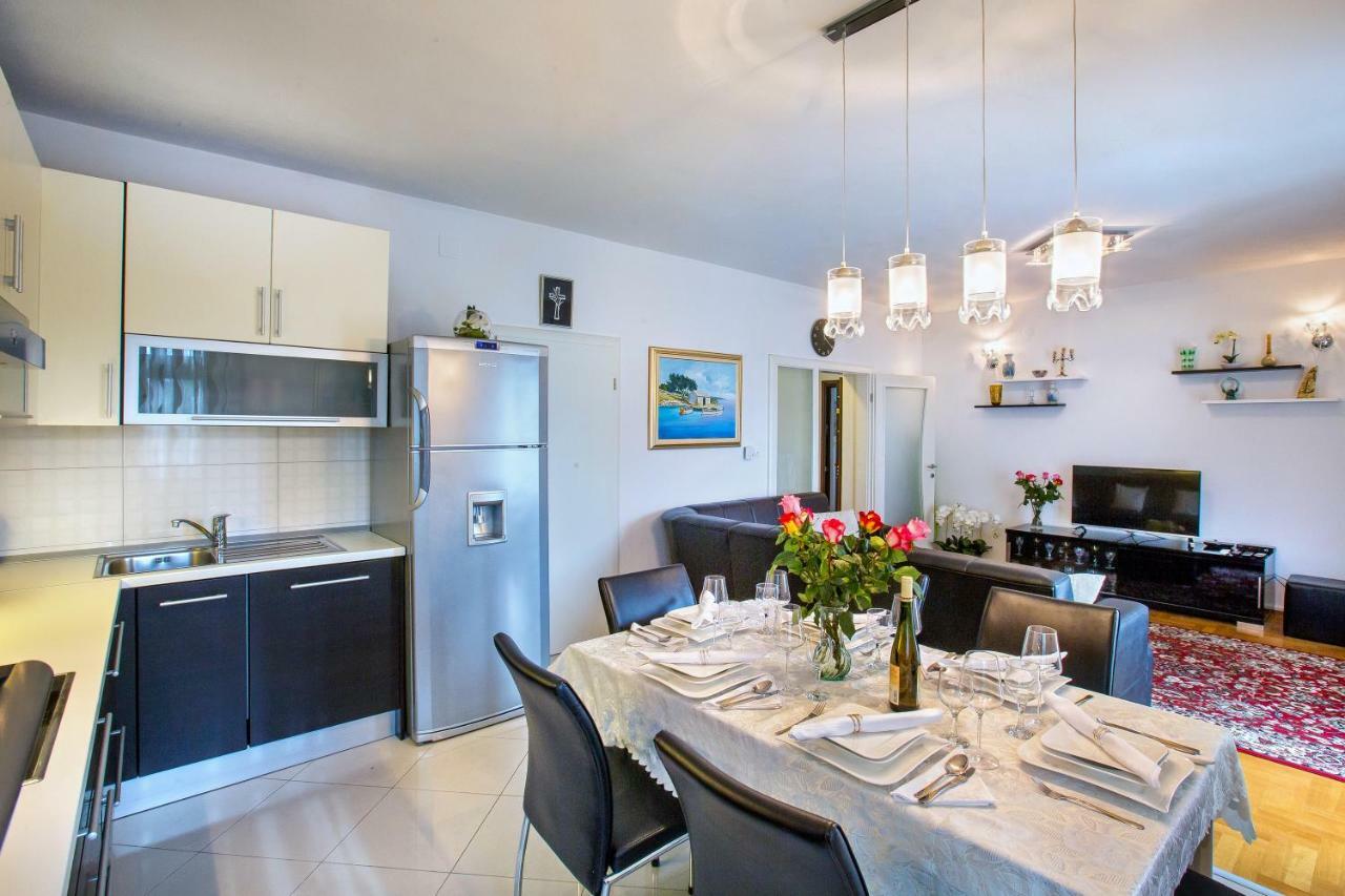 Apartments Dora Split Bagian luar foto