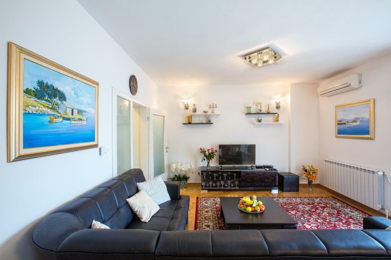 Apartments Dora Split Bagian luar foto
