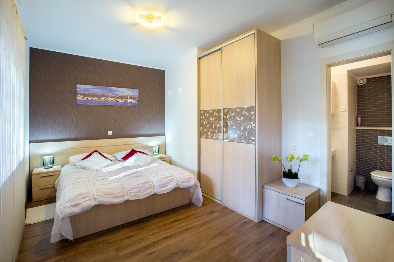 Apartments Dora Split Bagian luar foto